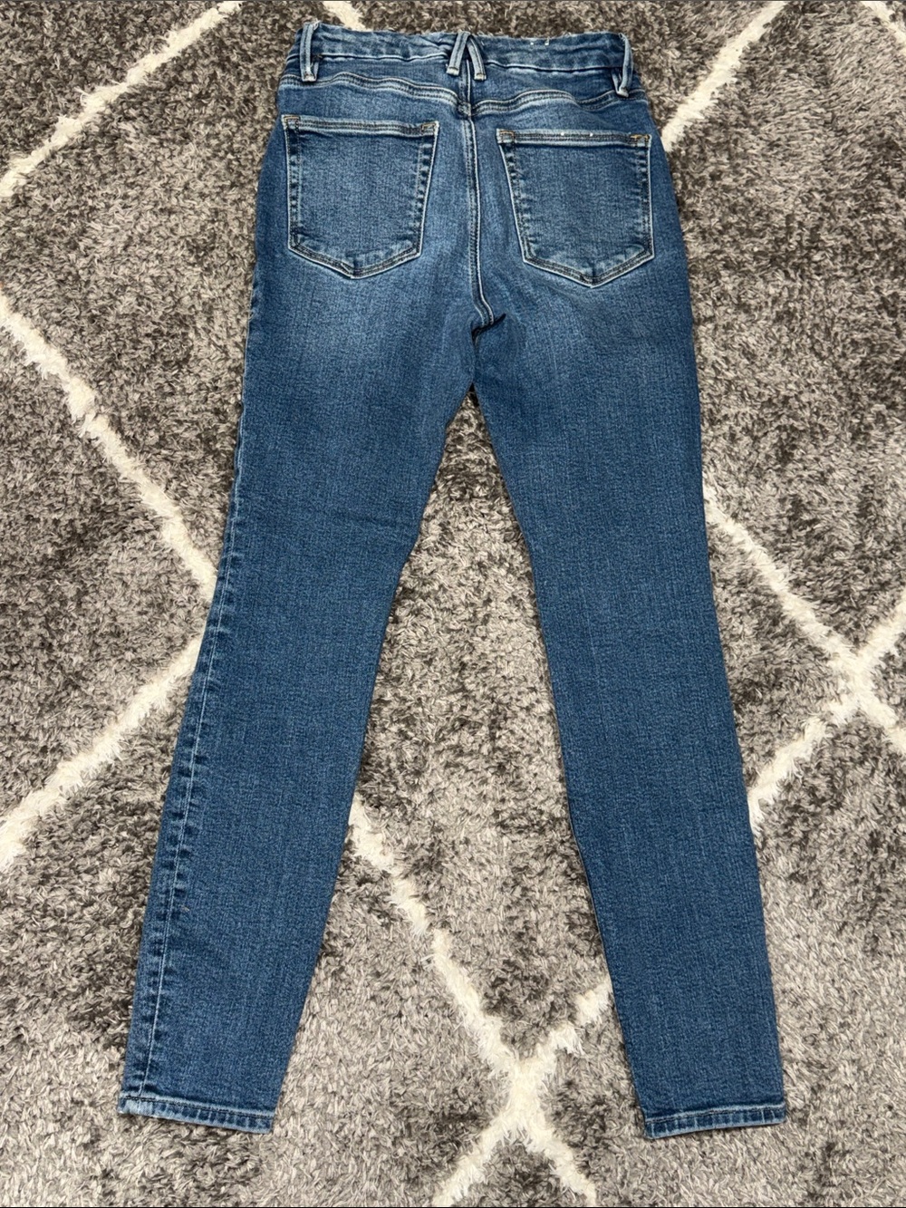 Size 2 / 26 Good American Medium Blue Skinny Jeans